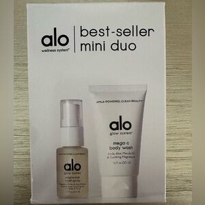 ALO Yoga Wellness Mini Duo Set